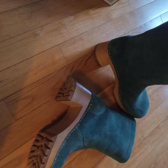 Swedish Hasbeens Shoes - Swedish Hasbeen Teddy Boot NWT size 38 Dark Green Suede